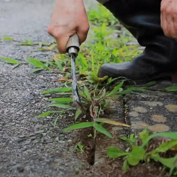 Kumagai Edging Tool For Weeding Between Pavers 31.5cm