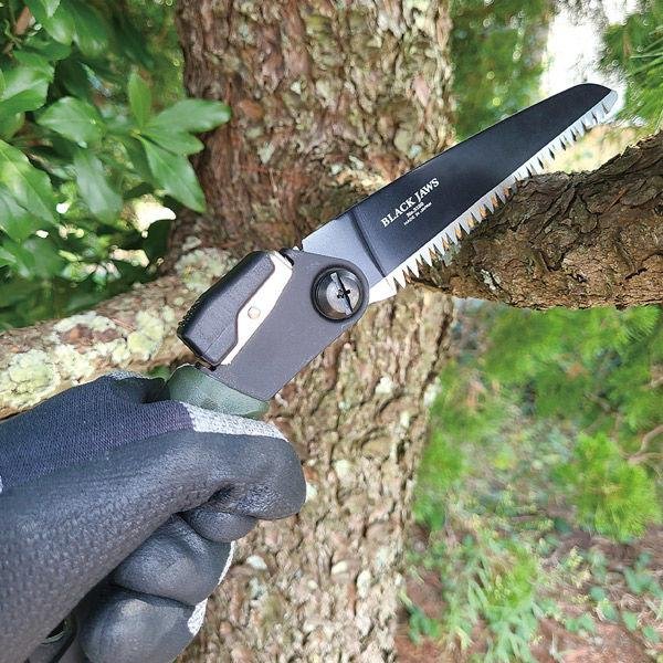 Saboten Black Jaws Pocket Sized Folding Pruning Saw 130mm