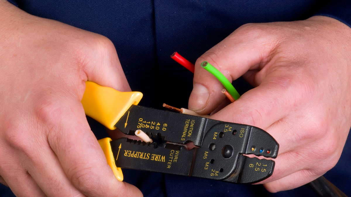 Strip Wire How to Strip Wires Safely: Tools, Techniques, and Expert Tips