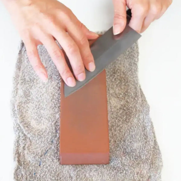 Suehiro Medium Deluxe Whetstone For Sickles 1000 Grit 100-K